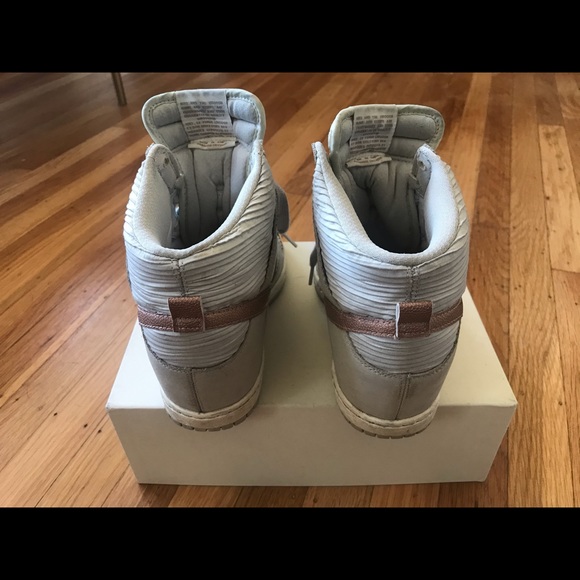 Nike Dunks! Skyhigh Wedge Sneaker. Rose gold. - Picture 5 of 6